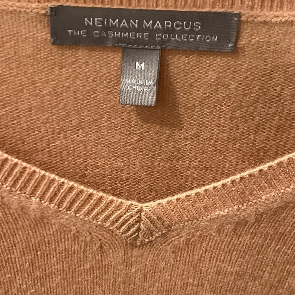 Neiman Marcus V-Neck Sweater in Soft Brown - Picture 2 of 4